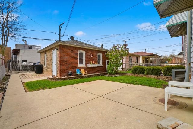 4512 N Kasson Avenue, Chicago, IL 60630
