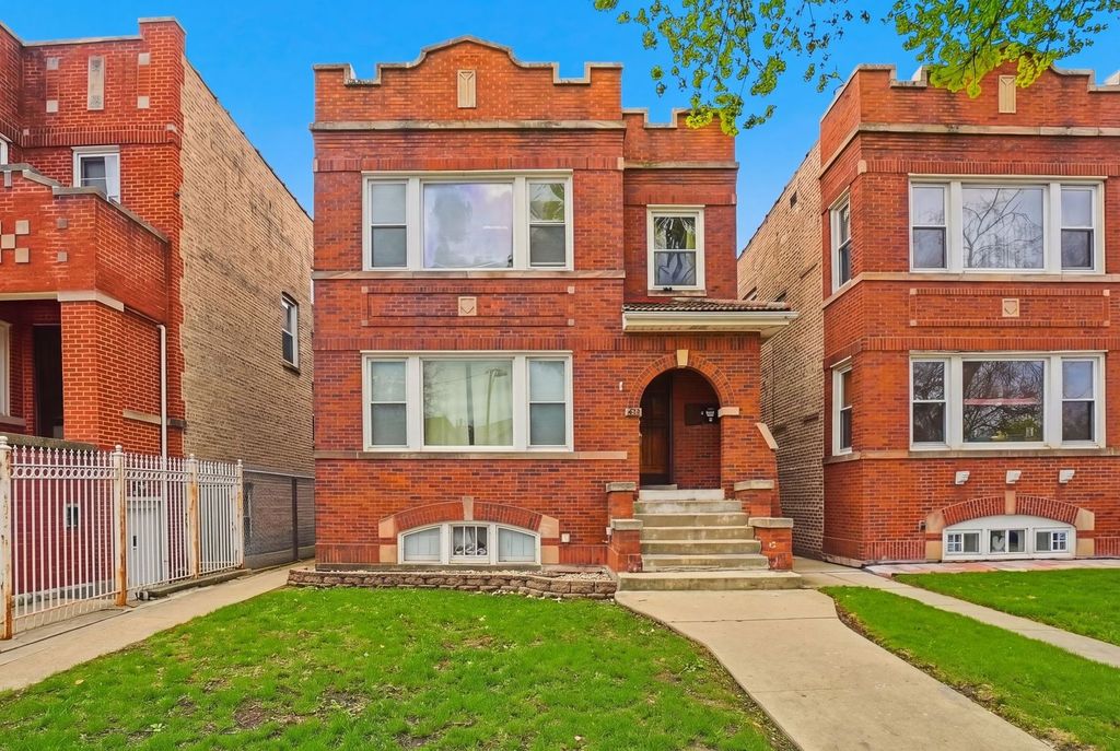 4512 N Kasson Avenue, Chicago, IL 60630