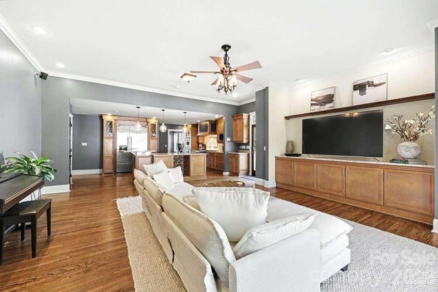 2215 Hassell Place, Charlotte, NC 28209