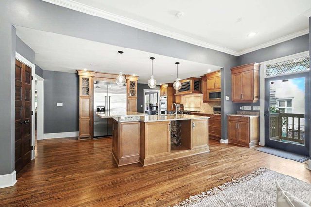 2215 Hassell Place, Charlotte, NC 28209