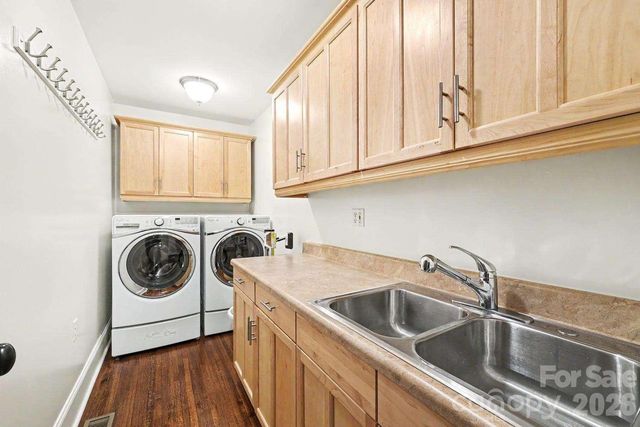 2215 Hassell Place, Charlotte, NC 28209