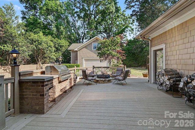2215 Hassell Place, Charlotte, NC 28209