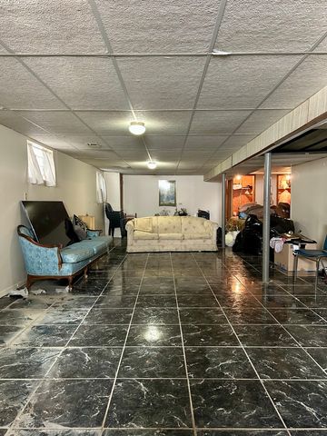 12334 S Loomis Street, Calumet Park, IL 60827