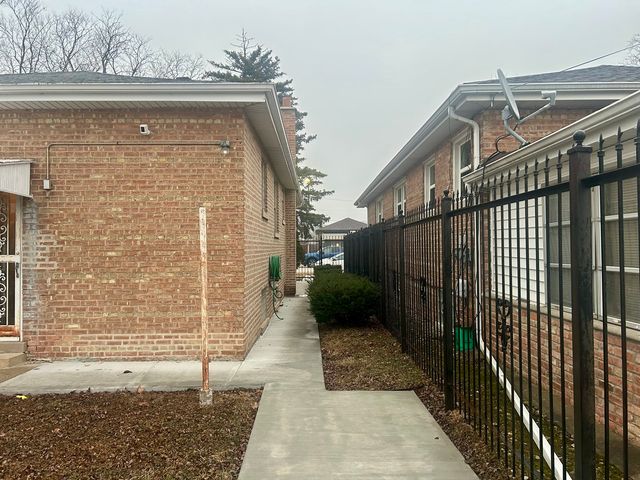 12334 S Loomis Street, Calumet Park, IL 60827