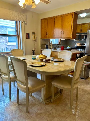 12334 S Loomis Street, Calumet Park, IL 60827