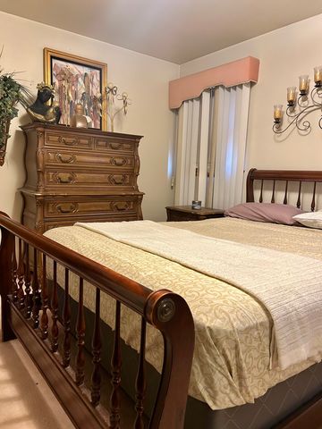 12334 S Loomis Street, Calumet Park, IL 60827
