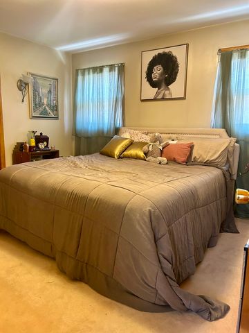 12334 S Loomis Street, Calumet Park, IL 60827