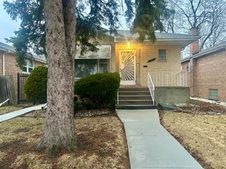 12334 S Loomis Street, Calumet Park, IL 60827