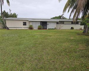 10901 SW 178th Ter, Miami, FL 33157
