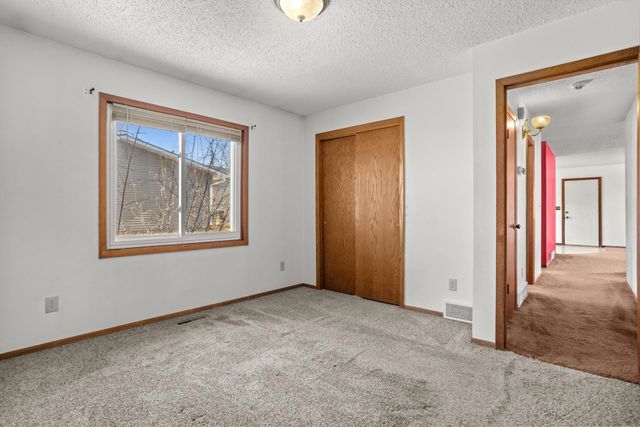 1216 25TH PLACE NW, Minot, ND 58703