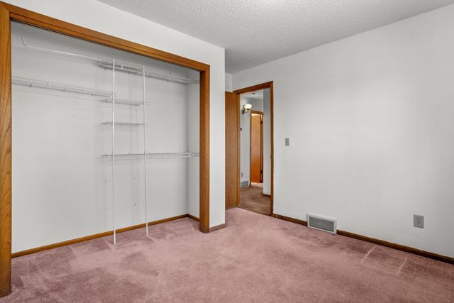 1216 25TH PLACE NW, Minot, ND 58703