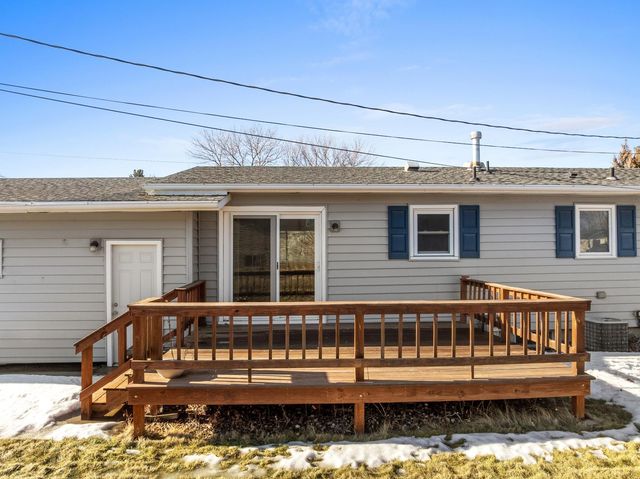 1216 25TH PLACE NW, Minot, ND 58703