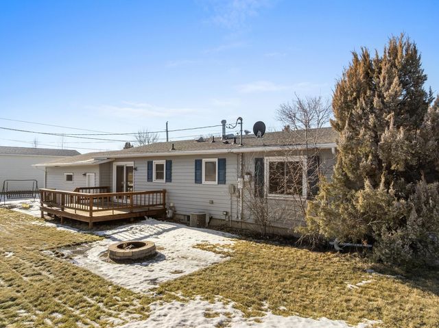 1216 25TH PLACE NW, Minot, ND 58703