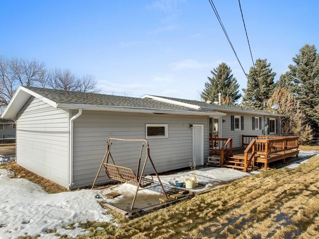 1216 25TH PLACE NW, Minot, ND 58703