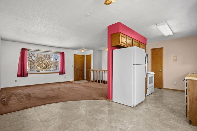 1216 25TH PLACE NW, Minot, ND 58703