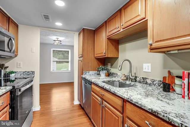 22375 STABLEHOUSE DR, Sterling, VA 20164