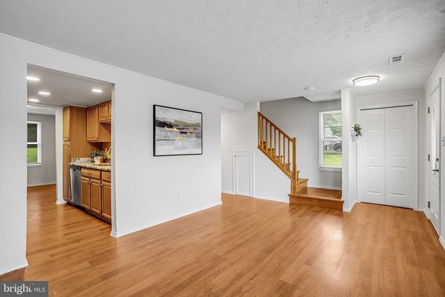 22375 STABLEHOUSE DR, Sterling, VA 20164