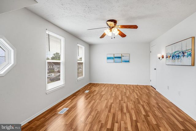 22375 STABLEHOUSE DR, Sterling, VA 20164