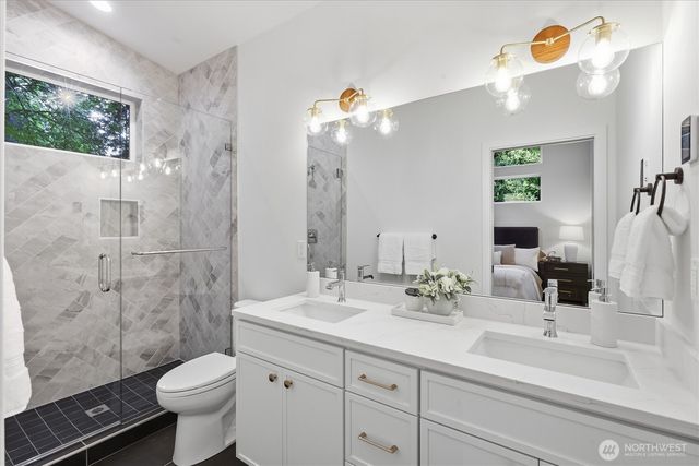 13351 25th Avenue NE, Seattle, WA 98125