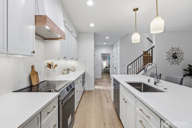 13351 25th Avenue NE, Seattle, WA 98125