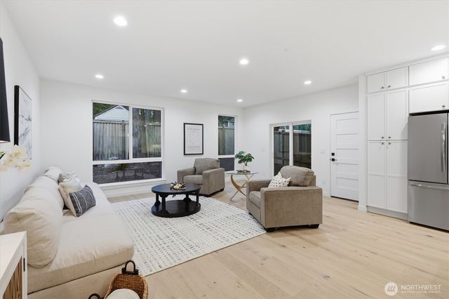 13351 25th Avenue NE, Seattle, WA 98125
