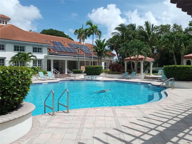 2018 Alta Meadows Lane 407, Delray Beach, FL 33444