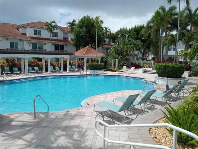 2018 Alta Meadows Lane 407, Delray Beach, FL 33444