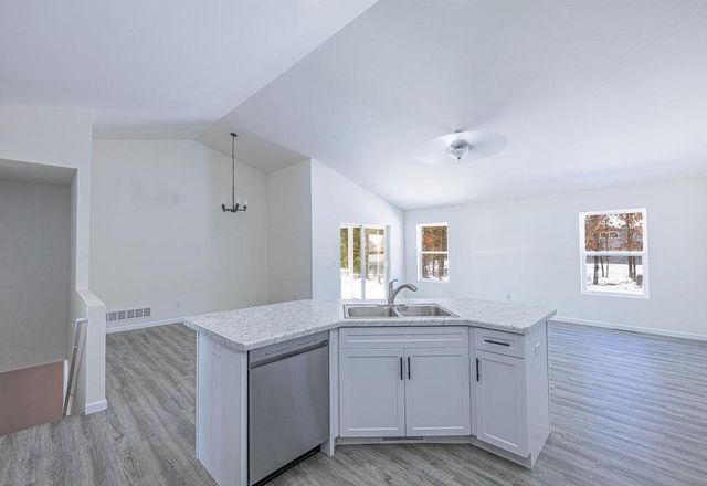 4910 PINE NEEDLE WAY, Wisconsin Rapids, WI 54494