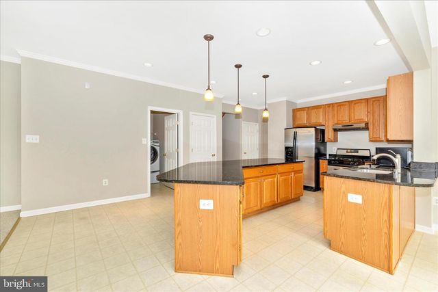 102 SUNLIGHT DR, Frederick, MD 21702