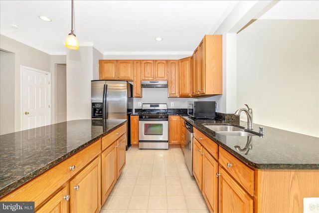 102 SUNLIGHT DR, Frederick, MD 21702