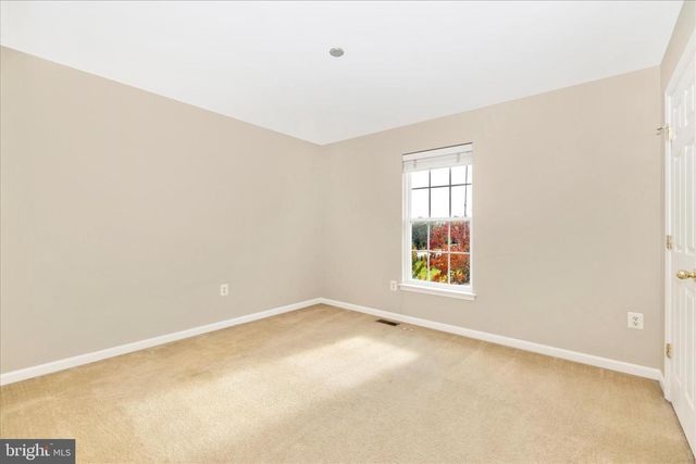 102 SUNLIGHT DR, Frederick, MD 21702