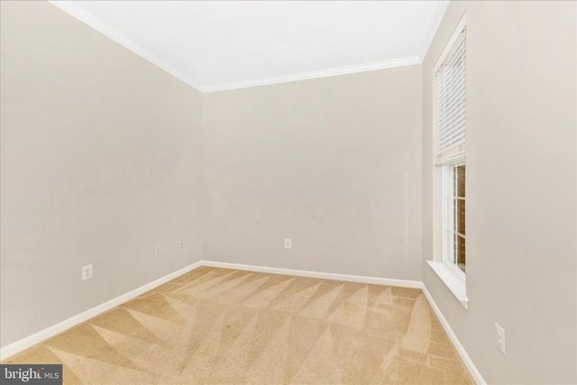 102 SUNLIGHT DR, Frederick, MD 21702