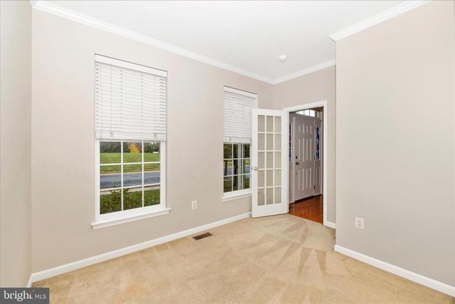 102 SUNLIGHT DR, Frederick, MD 21702