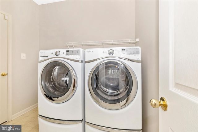 102 SUNLIGHT DR, Frederick, MD 21702