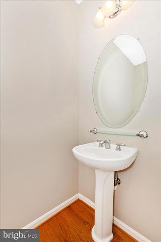 102 SUNLIGHT DR, Frederick, MD 21702