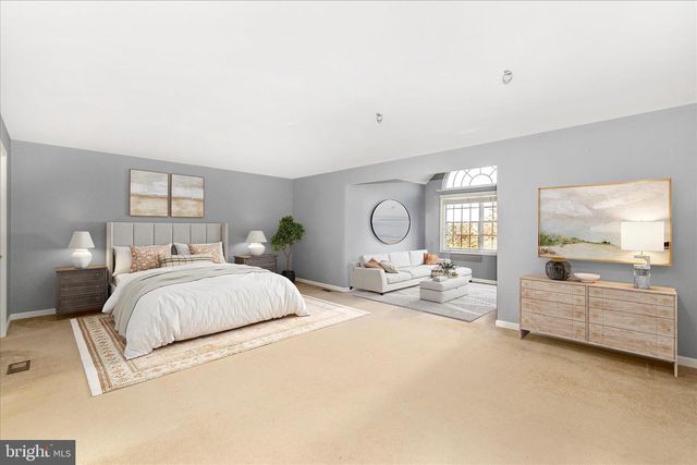 102 SUNLIGHT DR, Frederick, MD 21702