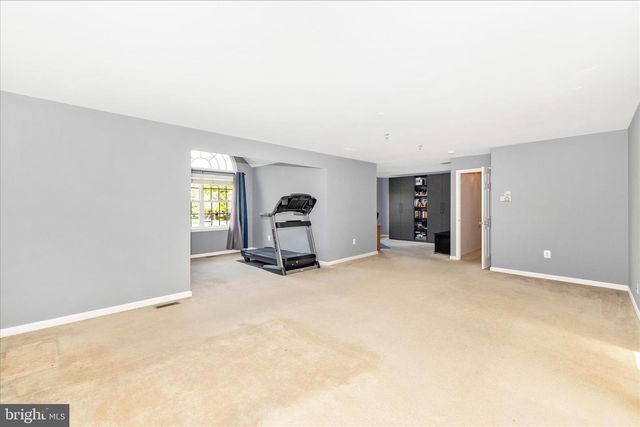 102 SUNLIGHT DR, Frederick, MD 21702