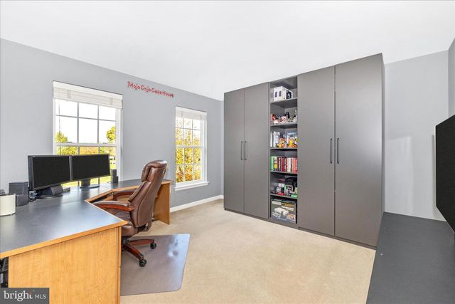 102 SUNLIGHT DR, Frederick, MD 21702