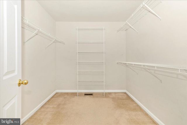 102 SUNLIGHT DR, Frederick, MD 21702