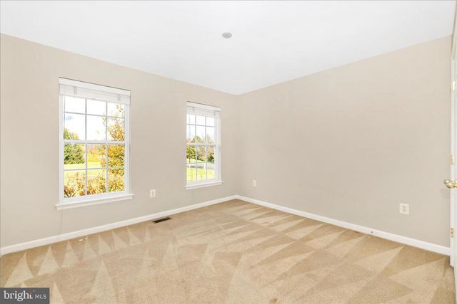 102 SUNLIGHT DR, Frederick, MD 21702