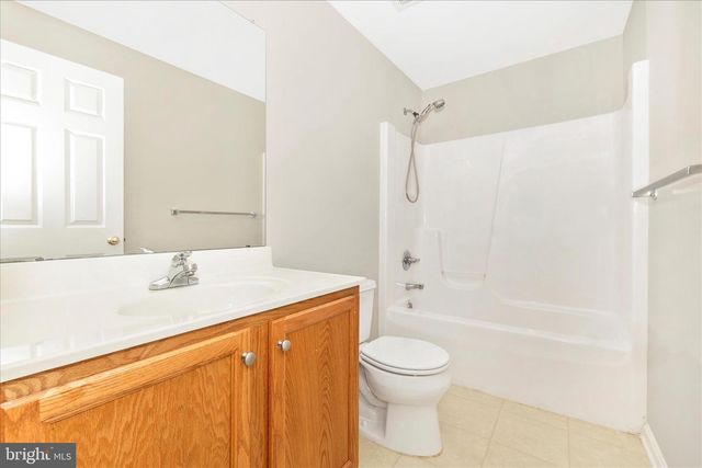 102 SUNLIGHT DR, Frederick, MD 21702