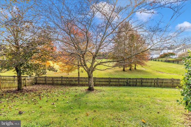 102 SUNLIGHT DR, Frederick, MD 21702