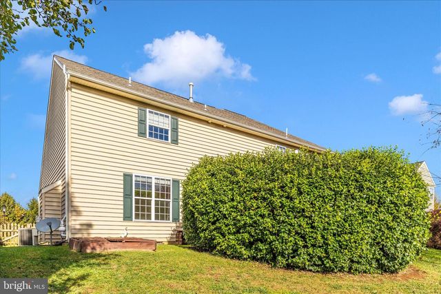 102 SUNLIGHT DR, Frederick, MD 21702