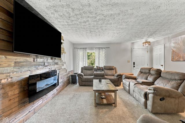 907 Cragwood Court, Plainfield, IN 46168