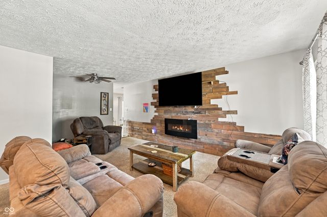 907 Cragwood Court, Plainfield, IN 46168
