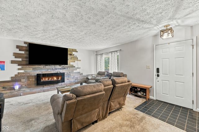 907 Cragwood Court, Plainfield, IN 46168