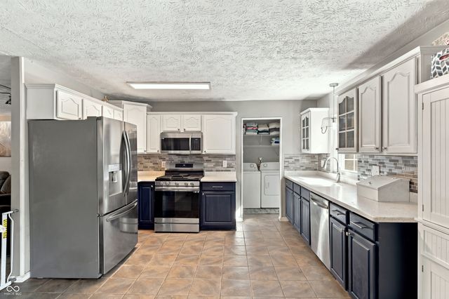 907 Cragwood Court, Plainfield, IN 46168