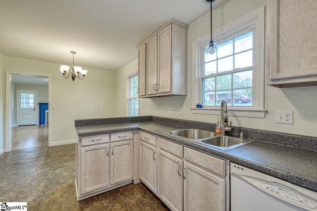 200 Princeton Avenue, Greenville, SC 29607