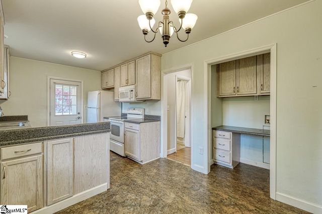 200 Princeton Avenue, Greenville, SC 29607