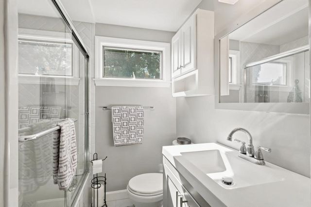 33 Nicholson St, Lynn, MA 01905